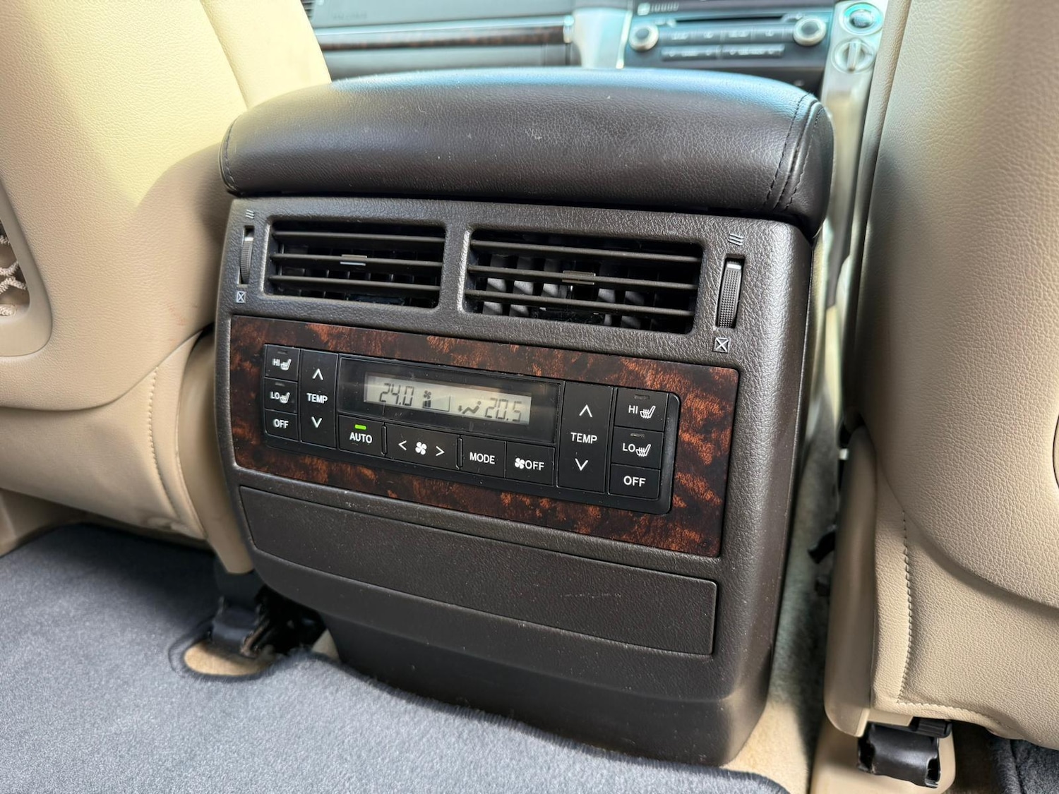 Used Toyota Landcruiser 2010 for sale - 76072363: Photo 37