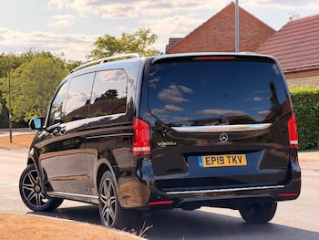 Used Mercedes-Benz V-Class 2019 for sale - 79169558: Photo
