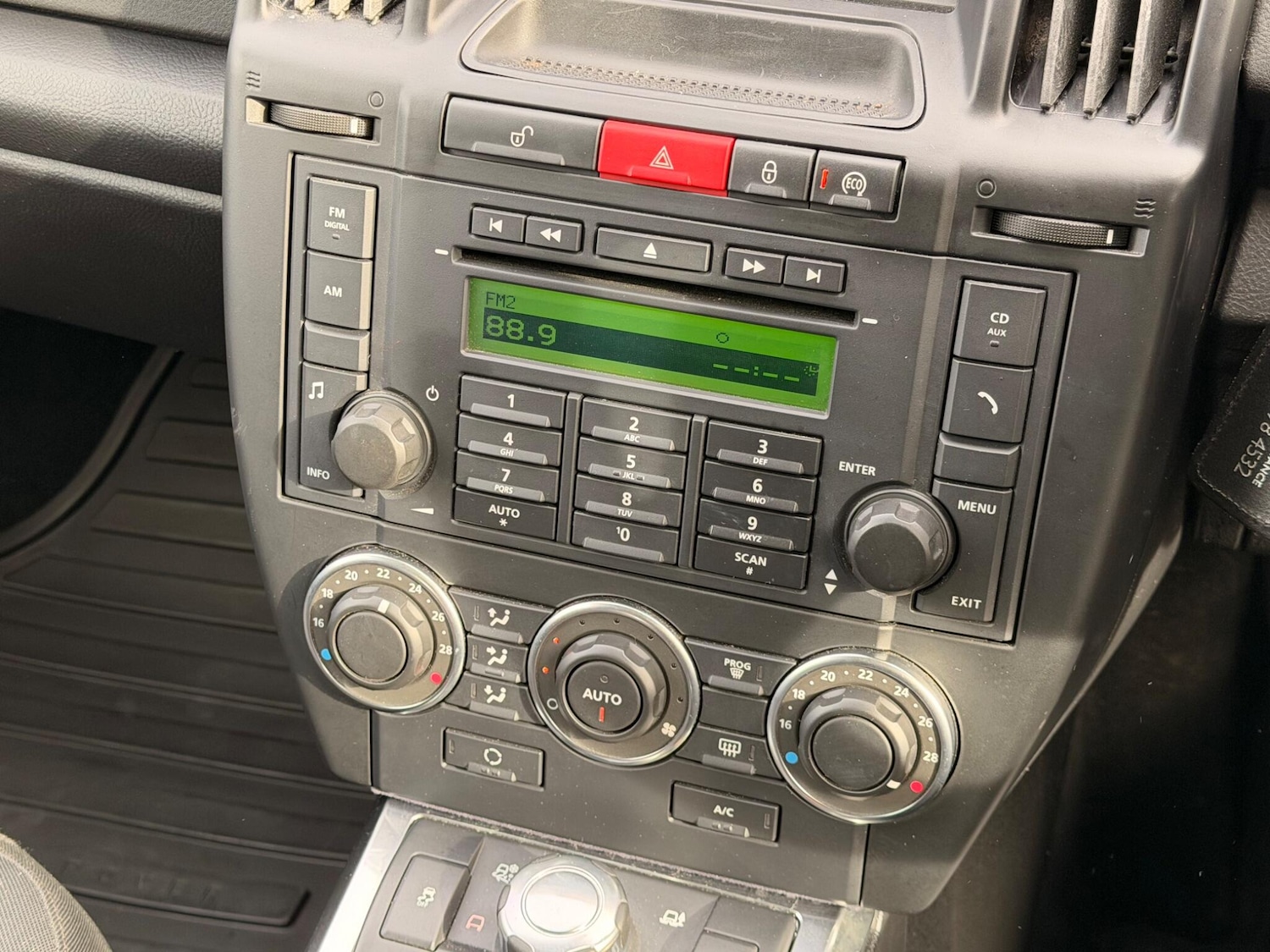 Used Land Rover Freelander 2 2010 for sale - 77484280: Photo 29