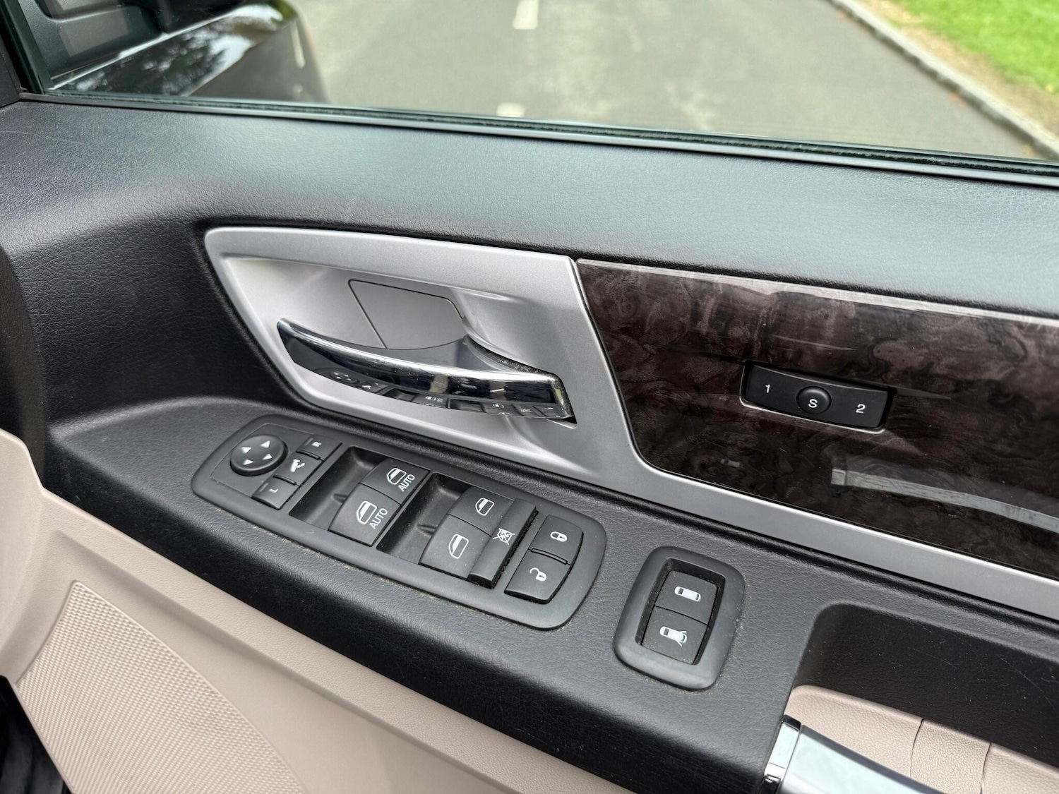 Used Chrysler Grand Voyager 2011 for sale - 75867024: Photo 11