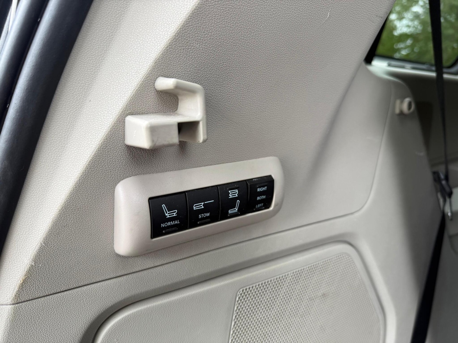 Used Chrysler Grand Voyager 2011 for sale - 75867024: Photo 30