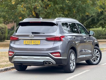 Used Hyundai Santa Fe 2018 for sale - 76409497: Photo