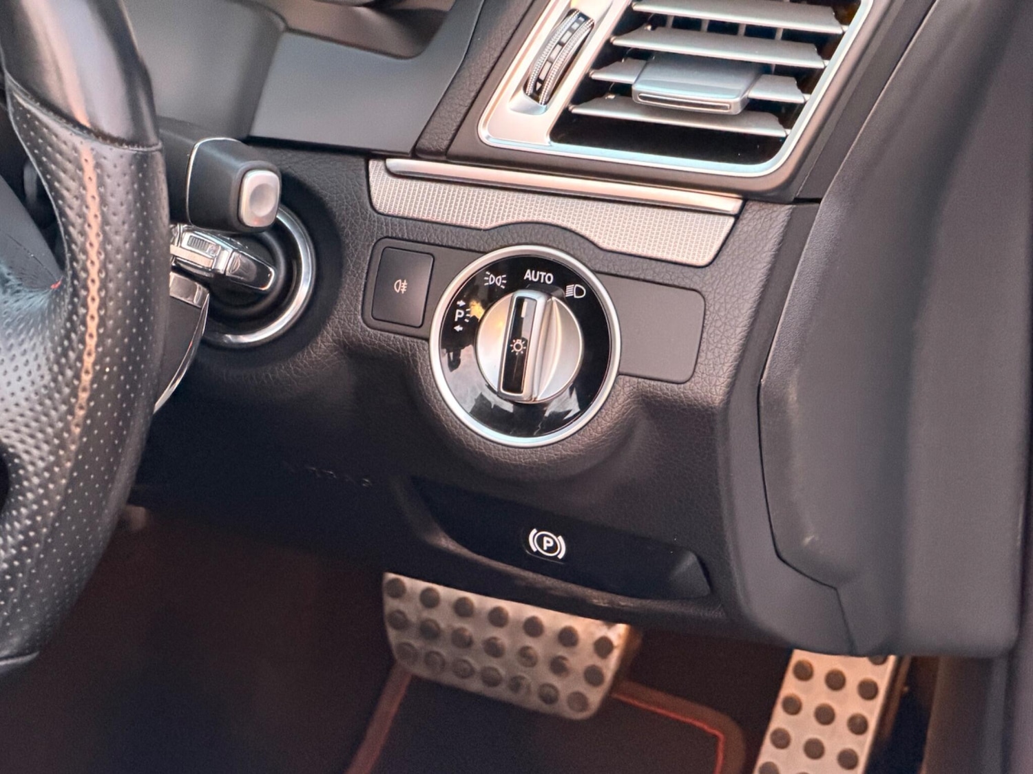 Used Mercedes-Benz E Class 2015 for sale - 76953313: Photo 31