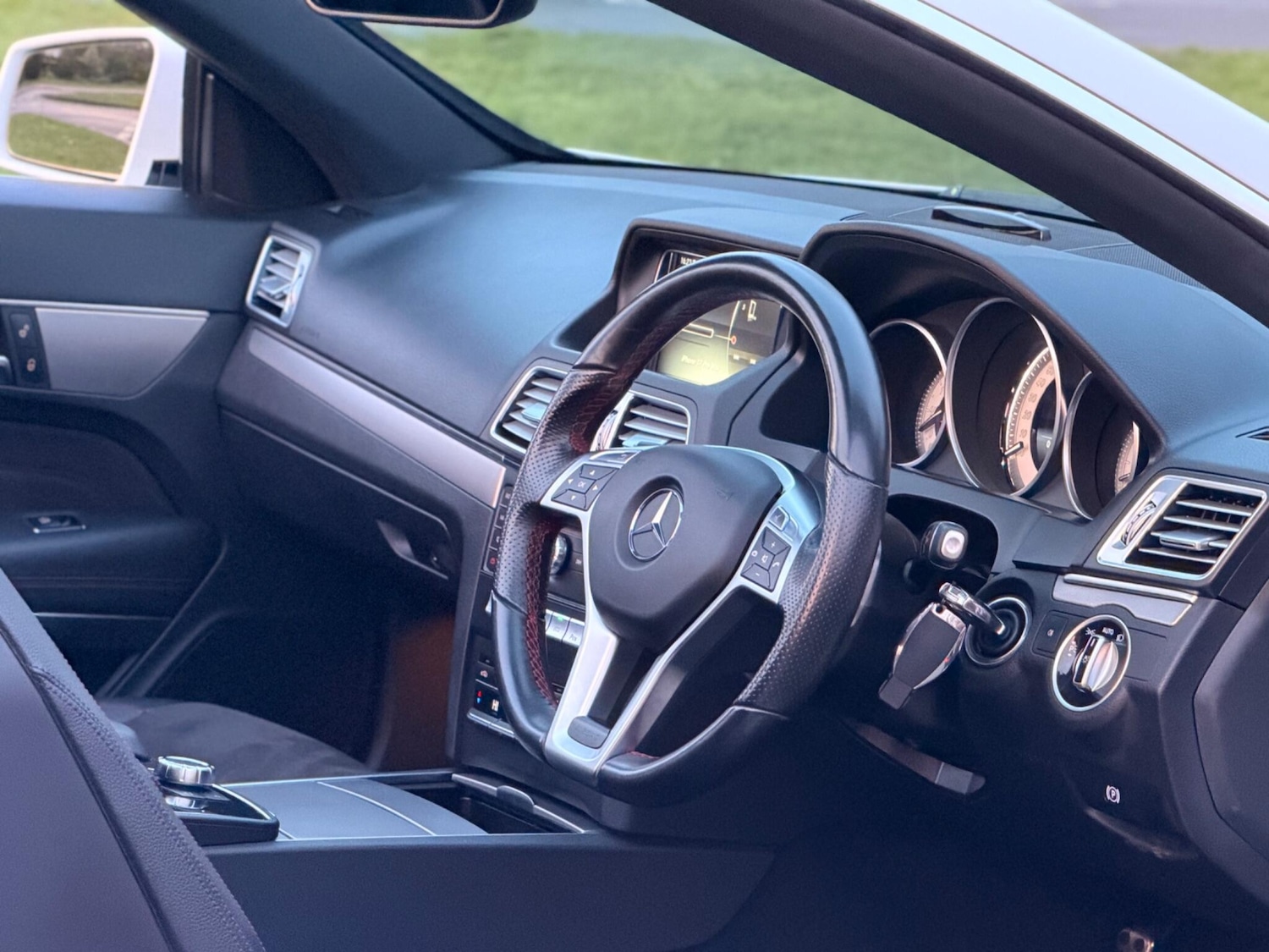 Used Mercedes-Benz E Class 2015 for sale - 76953313: Photo 34