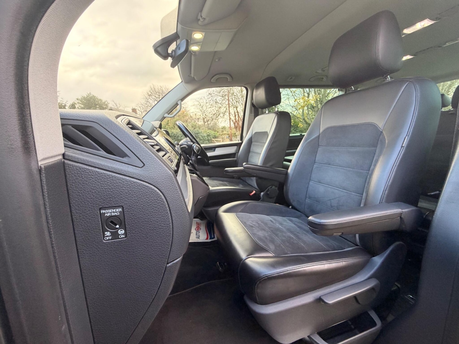 Used Volkswagen Caravelle 2017 for sale - 77425279: Photo 19