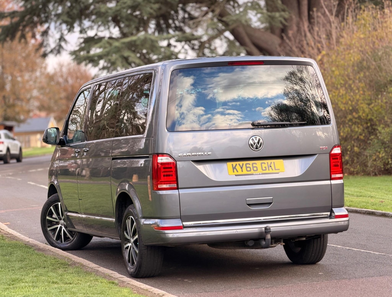 Used Volkswagen Caravelle 2017 for sale - 77425279: Photo 2