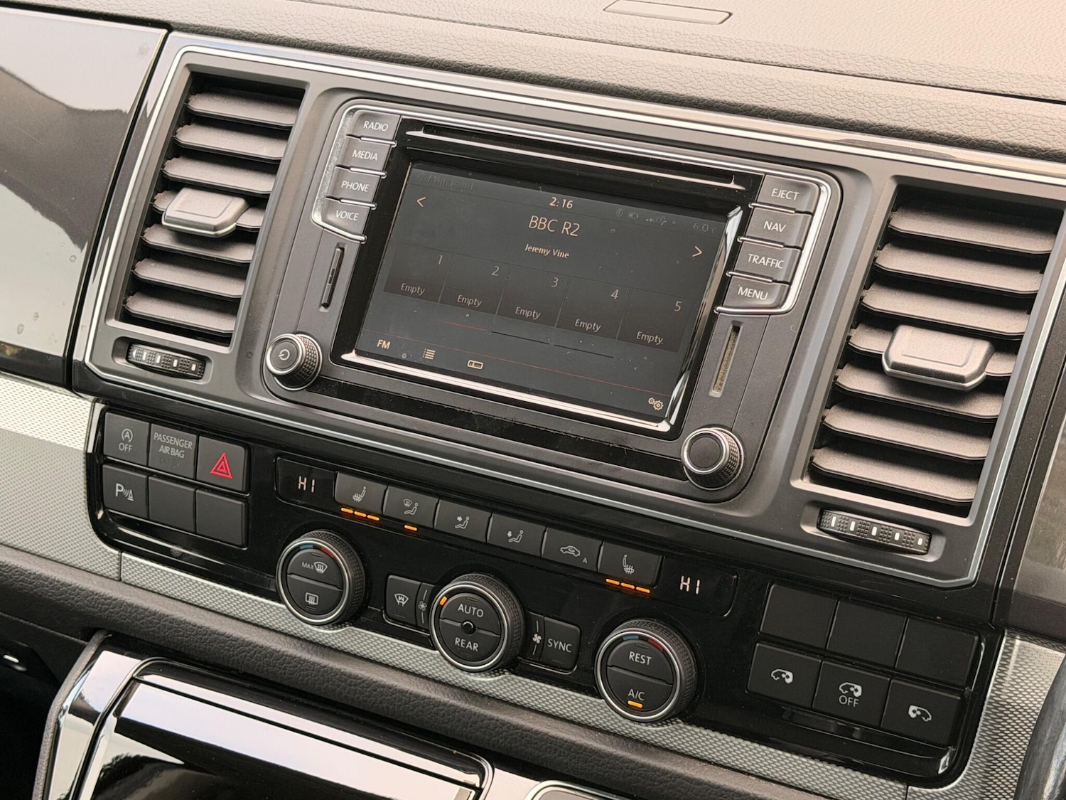 Used Volkswagen Caravelle 2017 for sale - 77425279: Photo 37