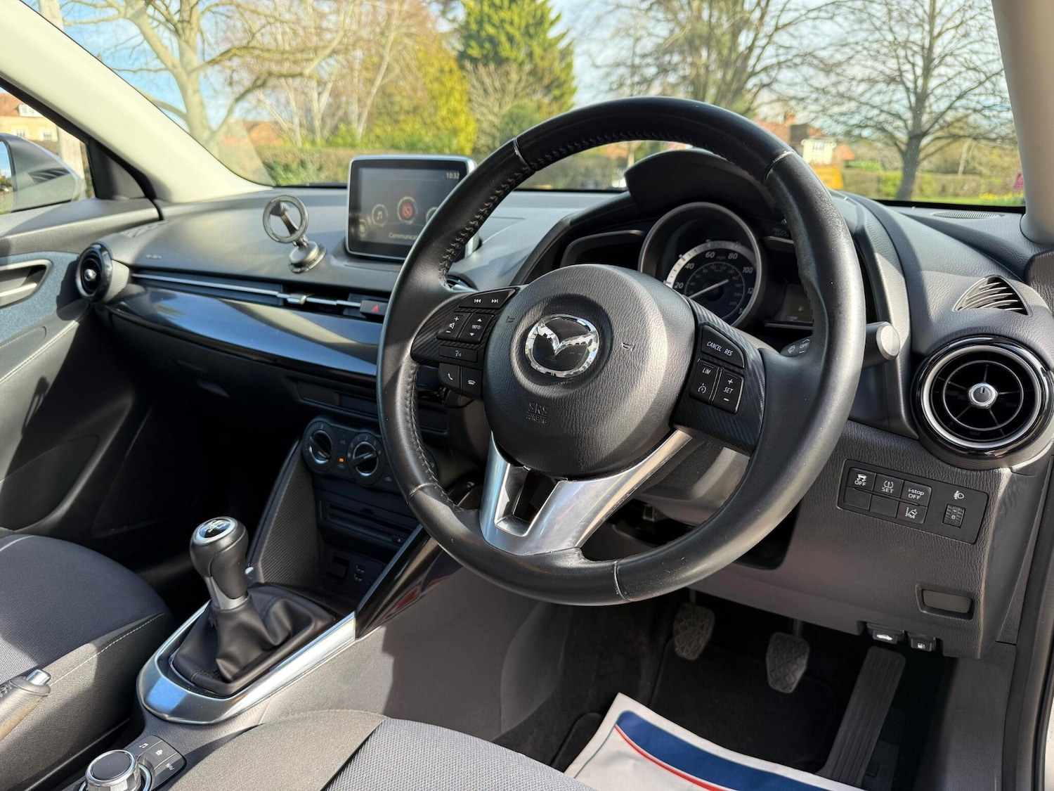 Used Mazda Mazda2 2015 for sale - 77898353: Photo 24