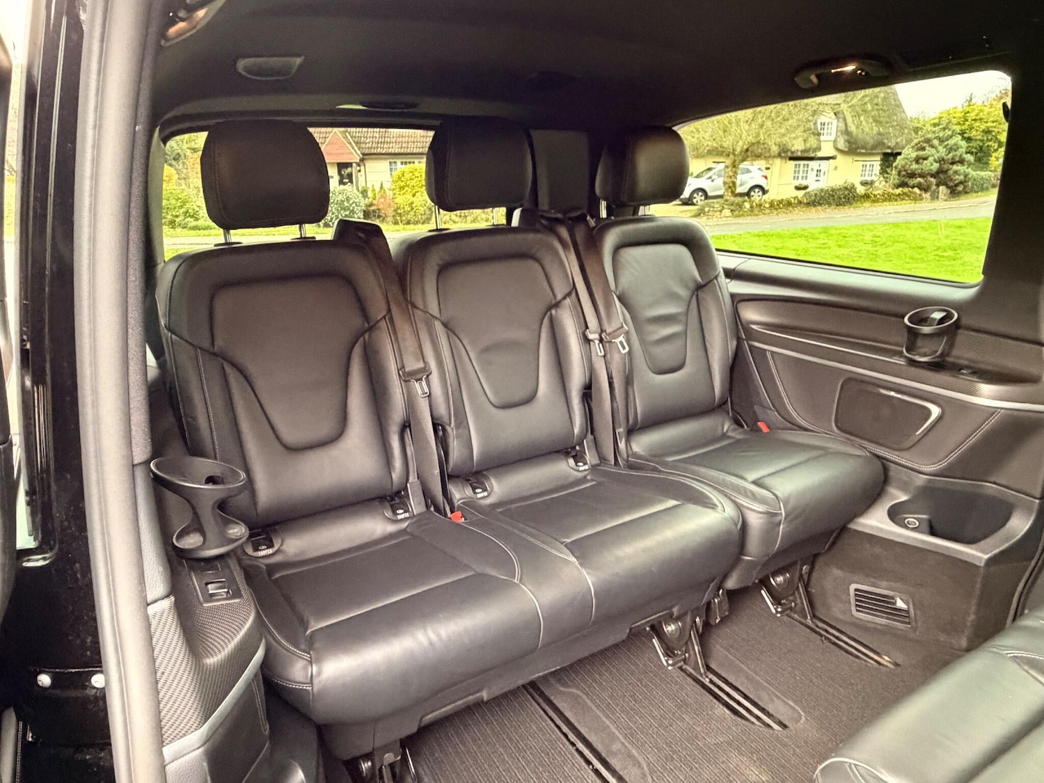 Used Mercedes-Benz V-Class 2017 for sale - 76550176: Photo 27