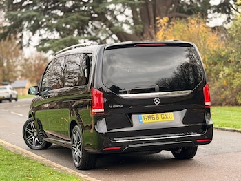 Used Mercedes-Benz V-Class 2017 for sale - 76550176: Photo