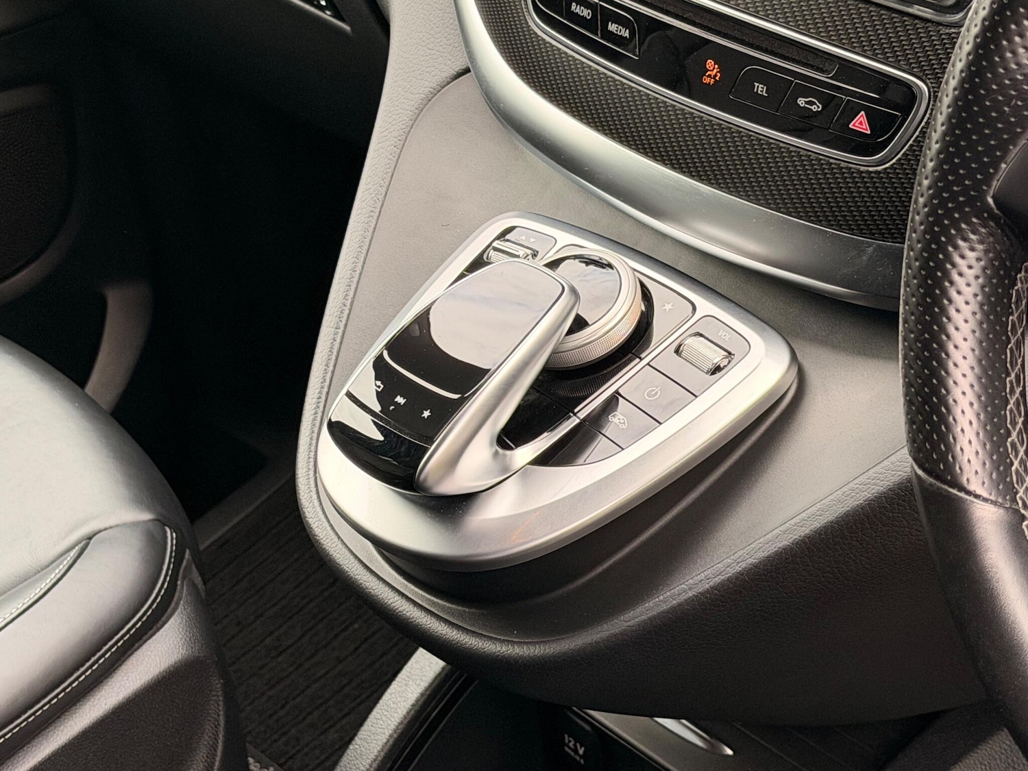 Used Mercedes-Benz V-Class 2017 for sale - 76550176: Photo 32