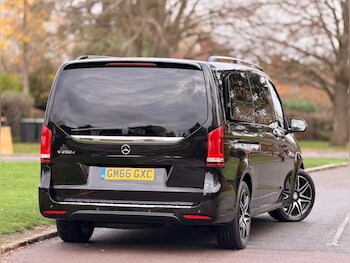 Used Mercedes-Benz V-Class 2017 for sale - 76550176: Photo