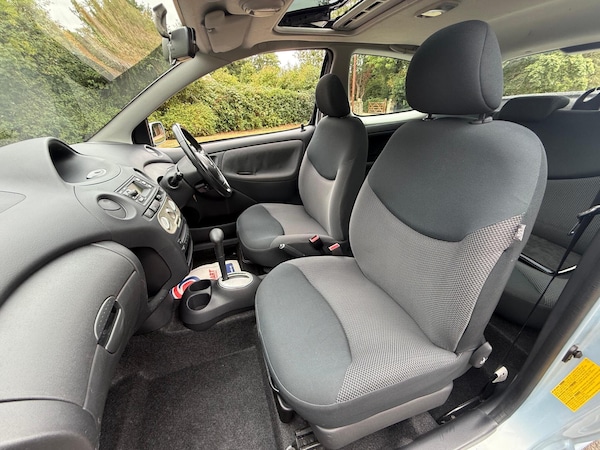 Used Toyota Yaris 2004 for sale - 75544141: Photo 12