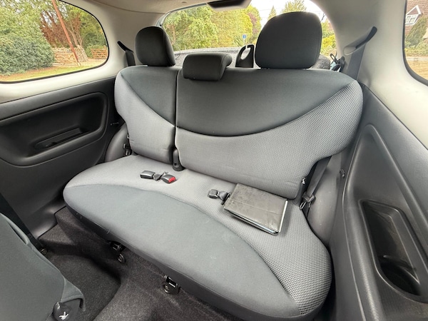 Used Toyota Yaris 2004 for sale - 75544141: Photo 13
