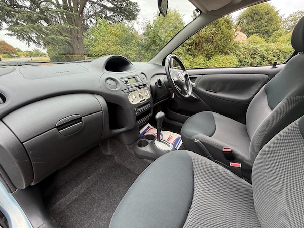 Used Toyota Yaris 2004 for sale - 75544141: Photo 16