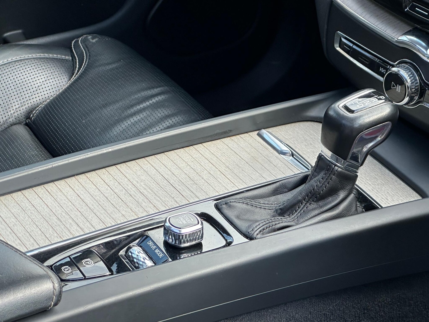 Used Volvo XC60 2018 for sale - 75311814: Photo 30