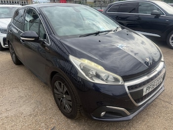 Used Peugeot 208 2015 for sale - 79049901: Photo