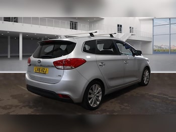 Used Kia Carens 2016 for sale - 75906083: Photo