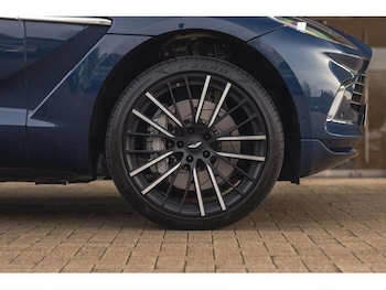 Used Aston Martin DBX 2022 for sale - 78784118: Photo