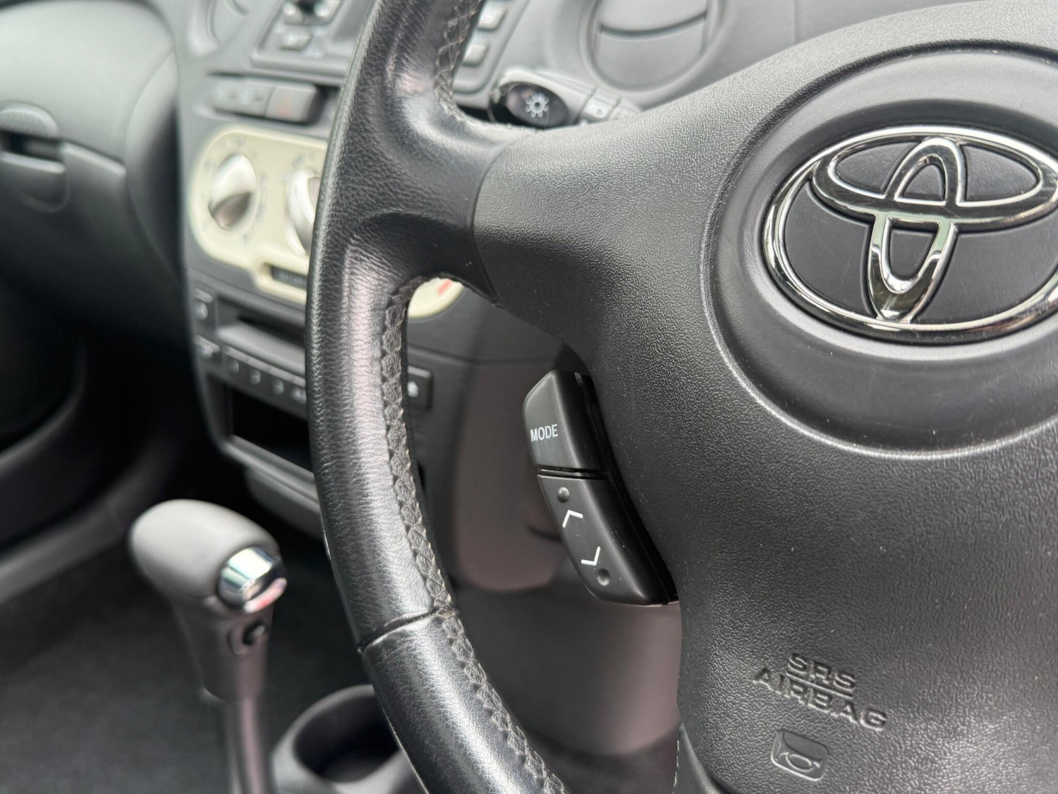 Used Toyota Yaris 2004 for sale - 76714489: Photo 18