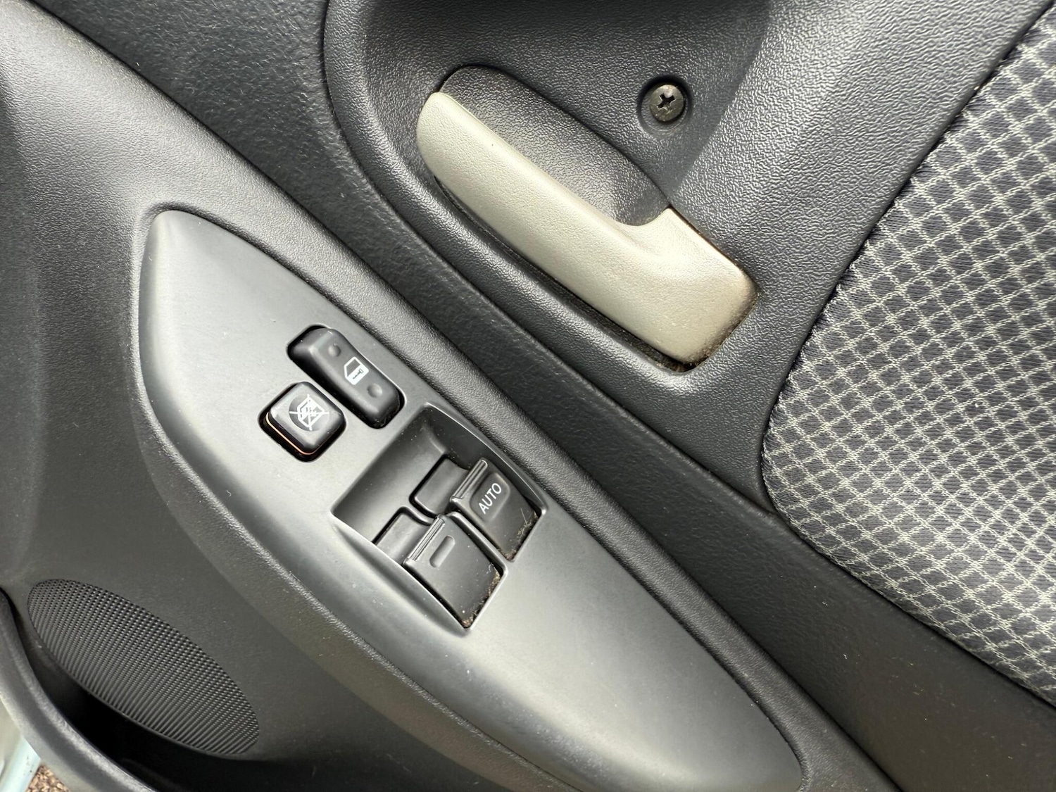 Used Toyota Yaris 2004 for sale - 76714489: Photo 20