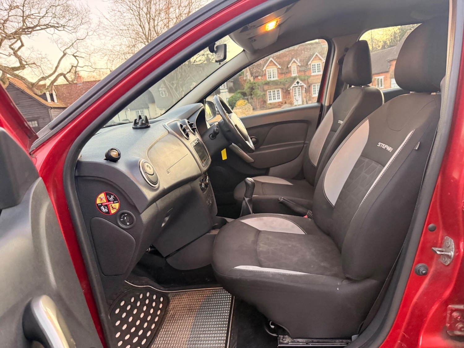 Used Dacia Sandero Stepway 2013 for sale - 77090806: Photo 11