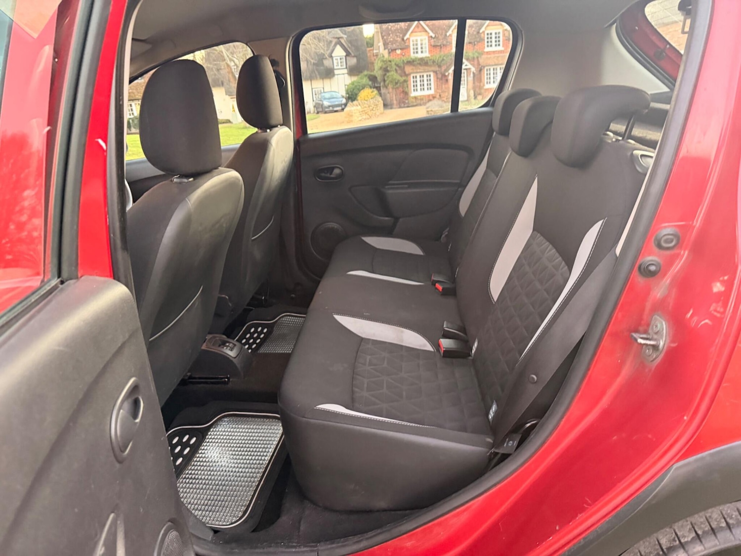 Used Dacia Sandero Stepway 2013 for sale - 77090806: Photo 13