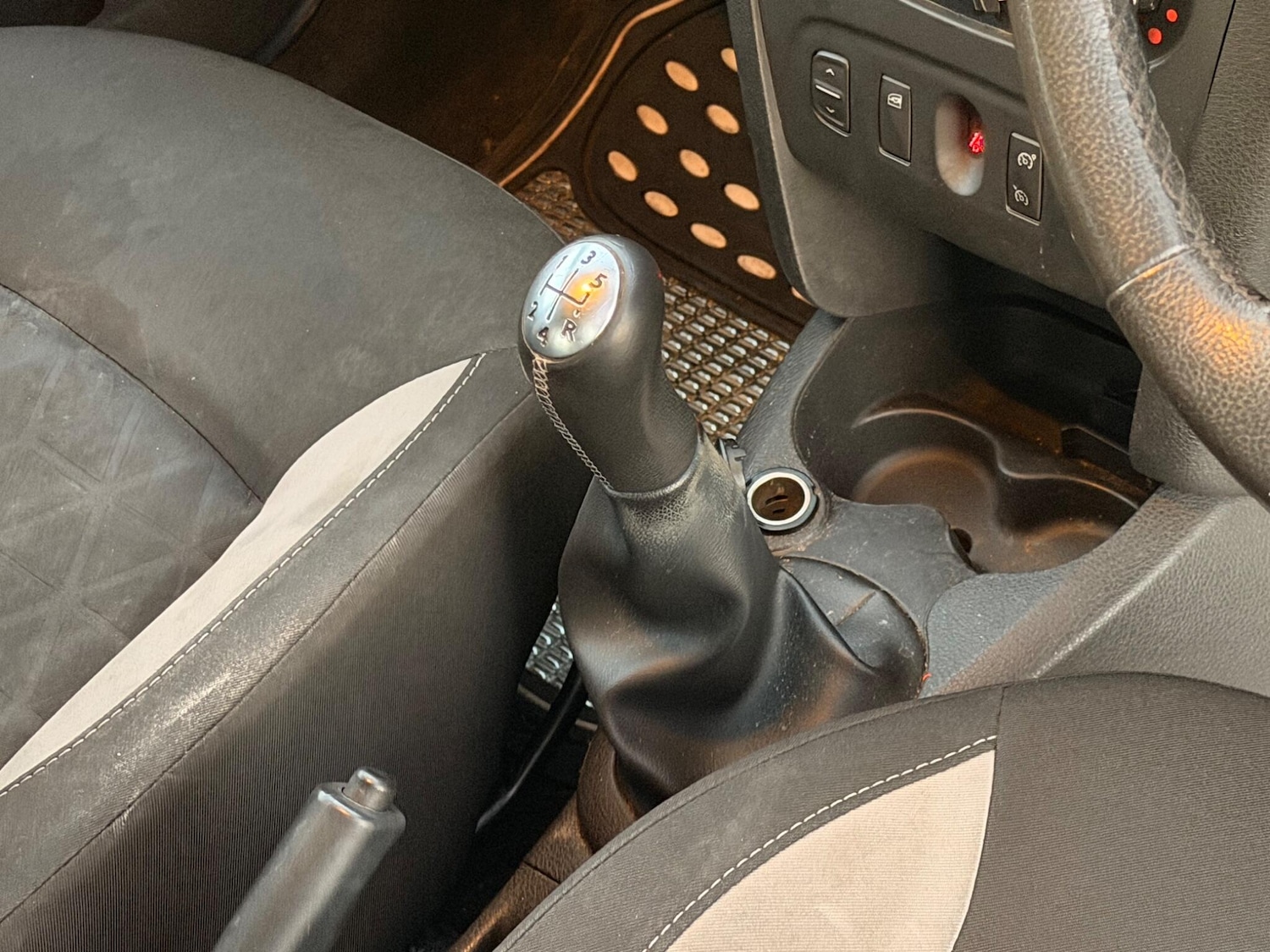 Used Dacia Sandero Stepway 2013 for sale - 77090806: Photo 18