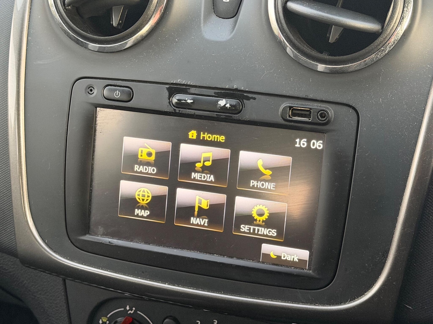 Used Dacia Sandero Stepway 2013 for sale - 77090806: Photo 22