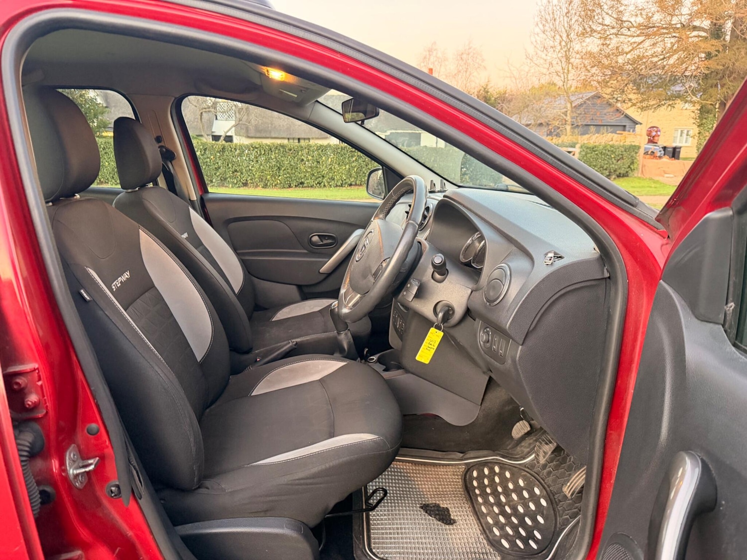 Used Dacia Sandero Stepway 2013 for sale - 77090806: Photo 9