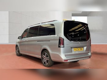 Used Mercedes-Benz V-Class 2025 for sale - 79374286: Photo