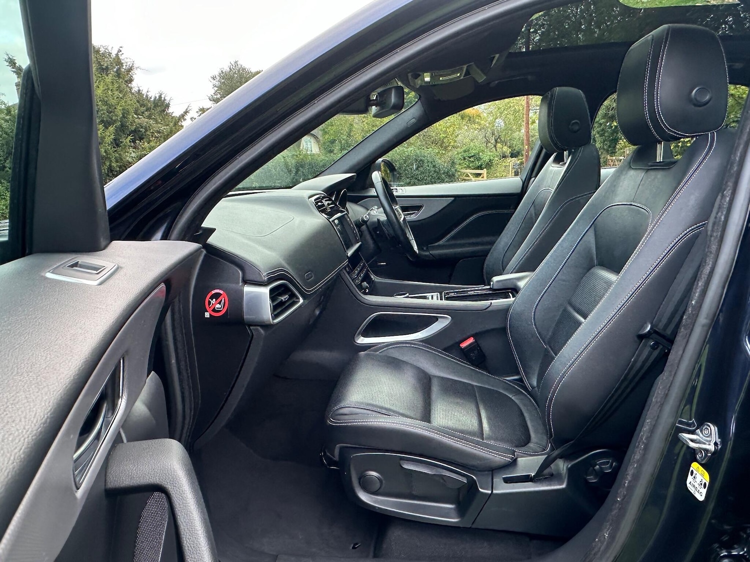 Used Jaguar F-Pace 2017 for sale - 76550409: Photo 12