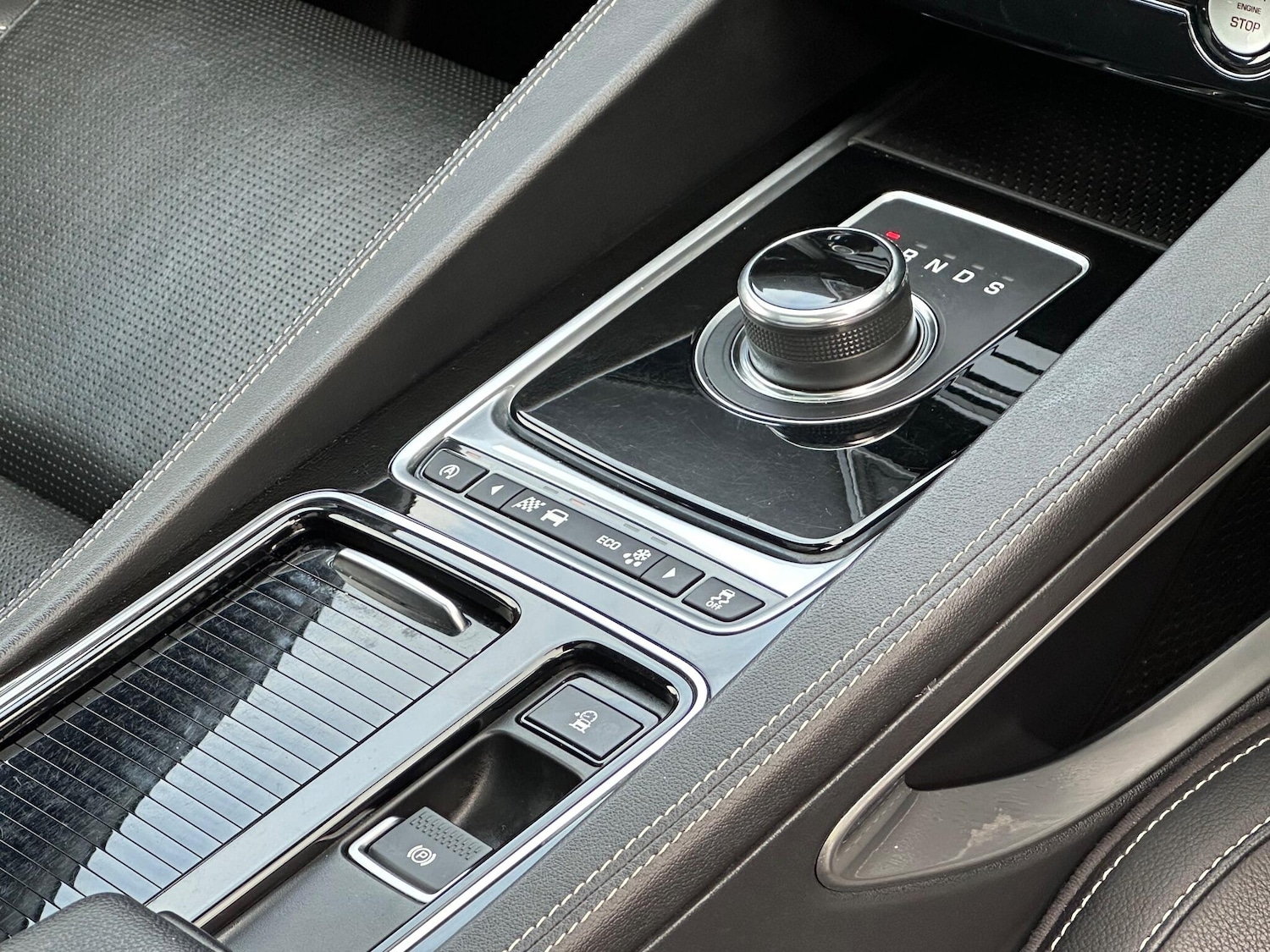 Used Jaguar F-Pace 2017 for sale - 76550409: Photo 24