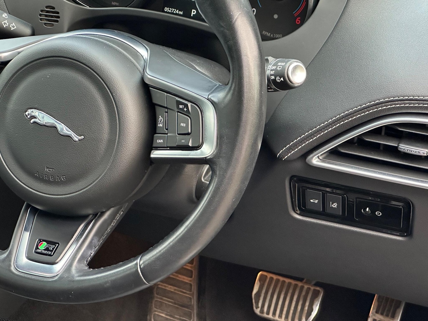 Used Jaguar F-Pace 2017 for sale - 76550409: Photo 26