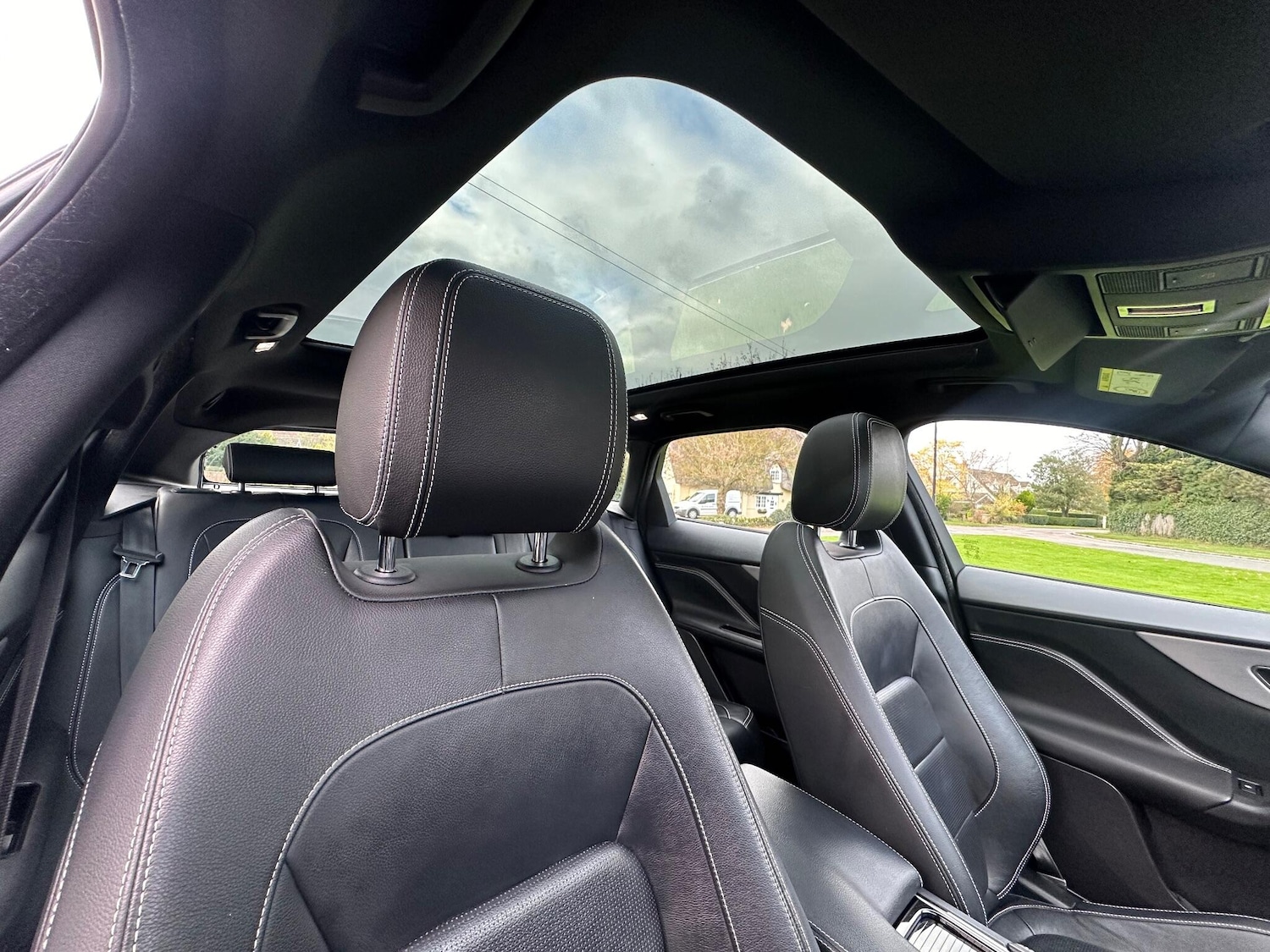 Used Jaguar F-Pace 2017 for sale - 76550409: Photo 28