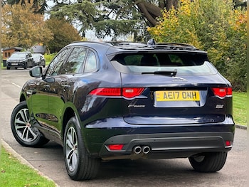 Used Jaguar F-Pace 2017 for sale - 76550409: Photo