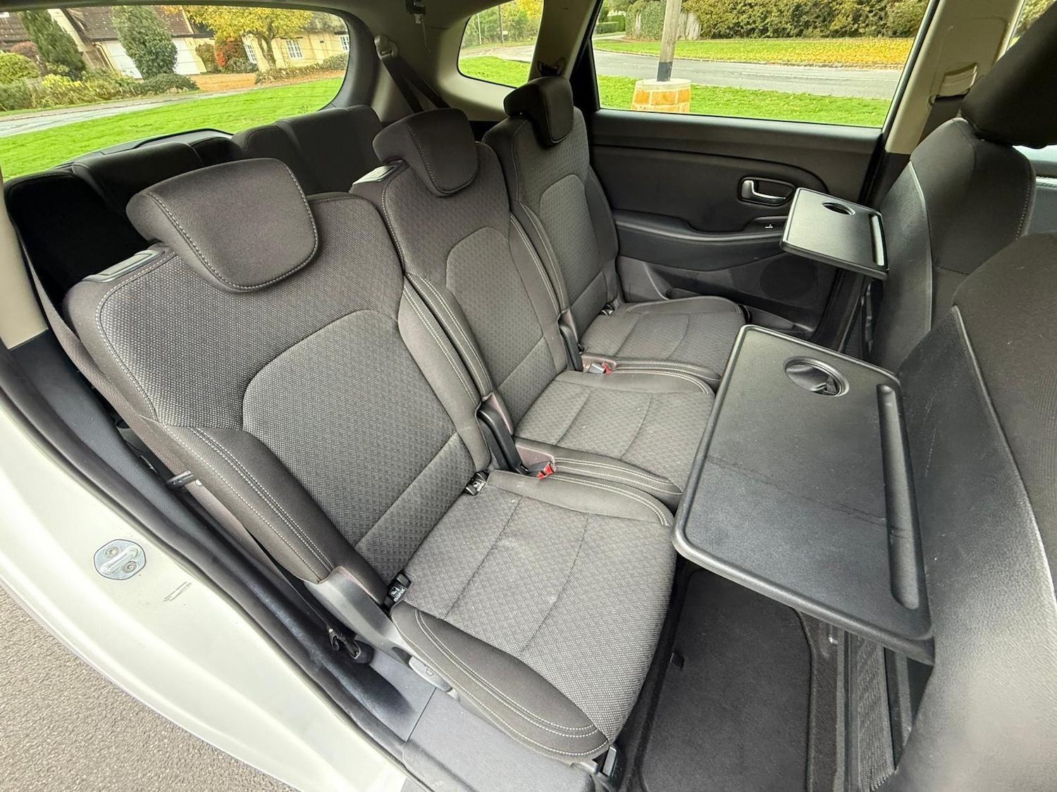 Used Kia Carens 2018 for sale - 76336932: Photo 18