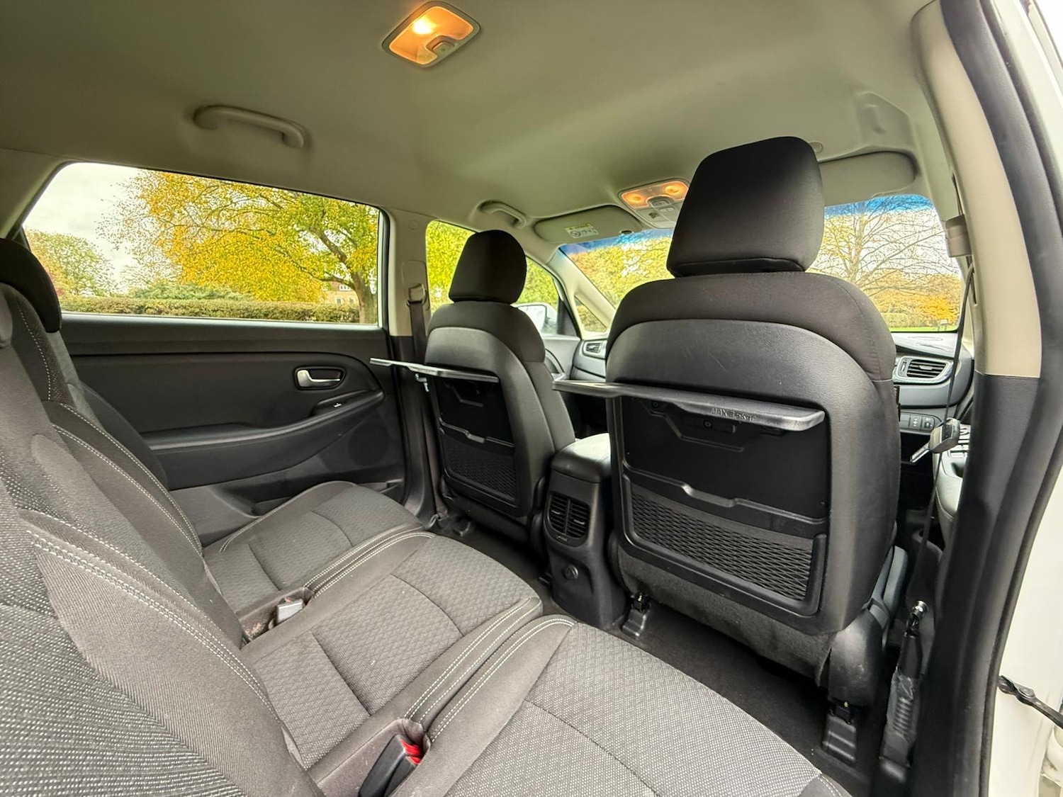 Used Kia Carens 2018 for sale - 76336932: Photo 19