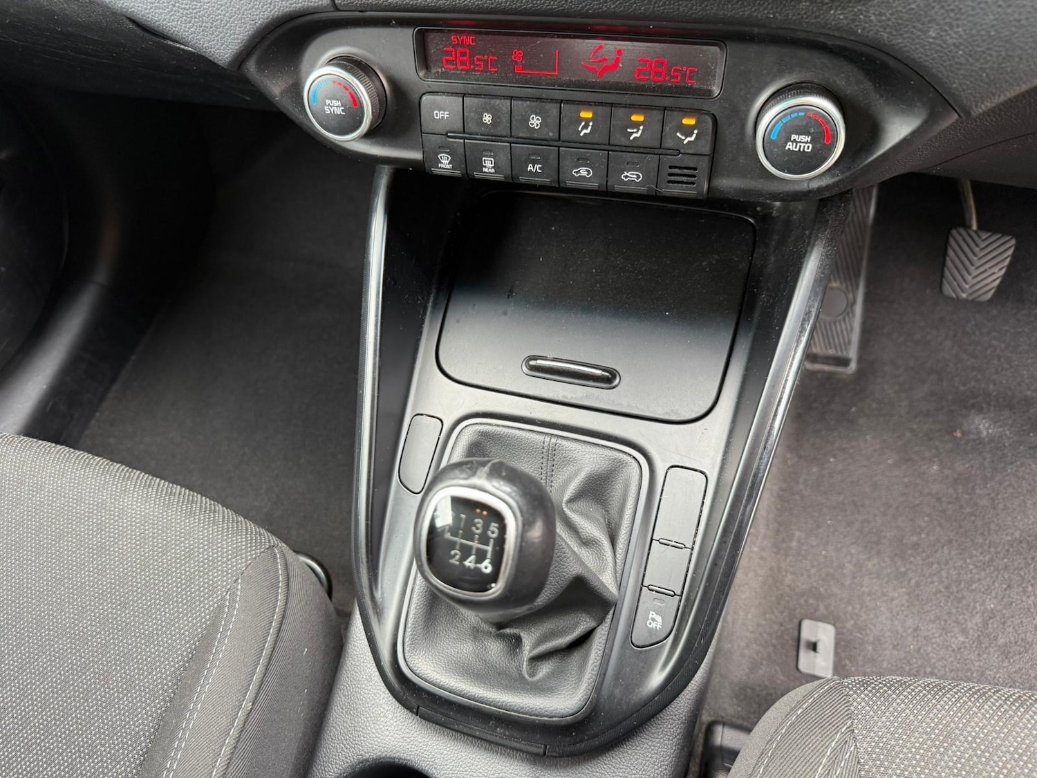 Used Kia Carens 2018 for sale - 76336932: Photo 25