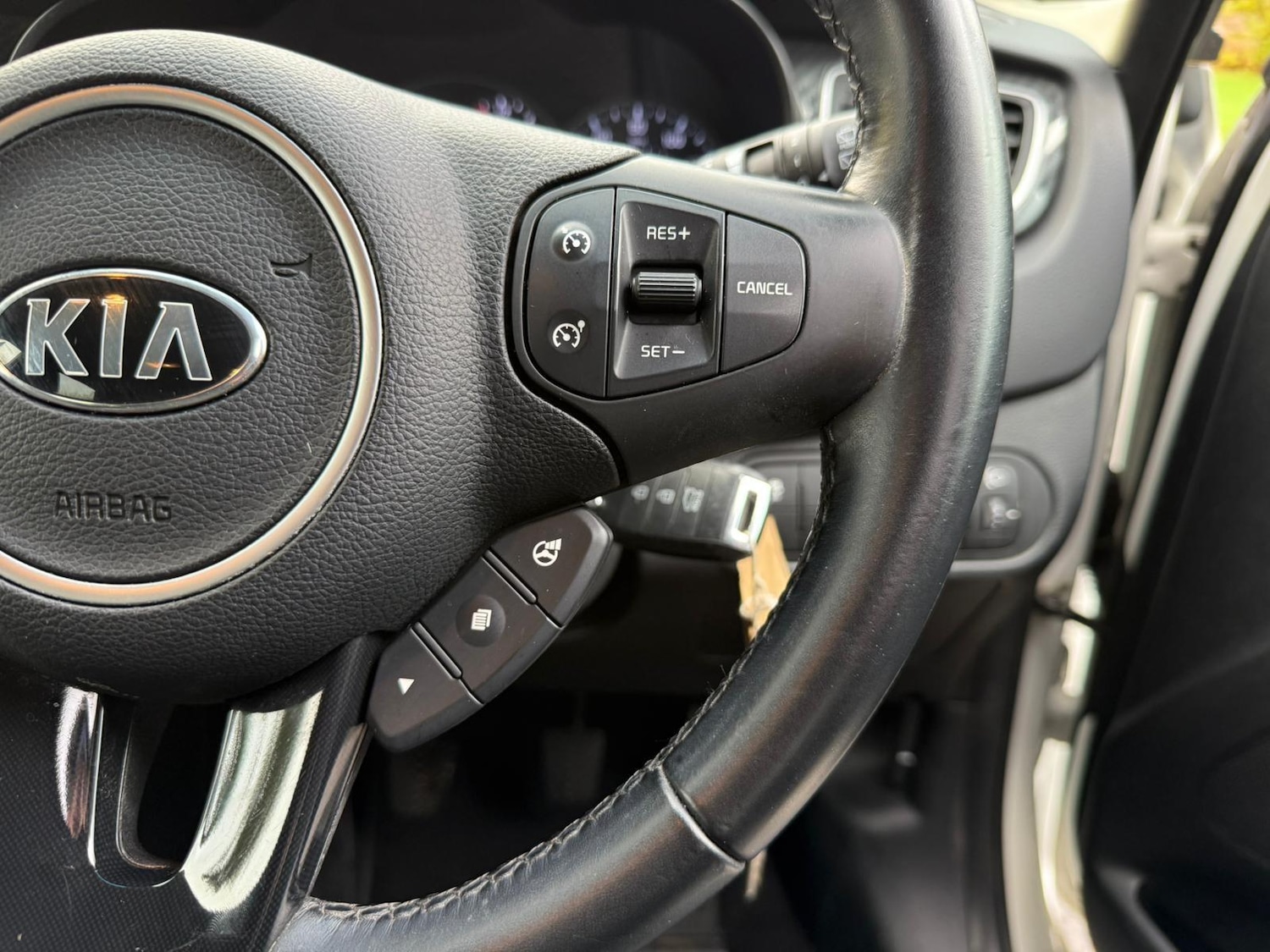 Used Kia Carens 2018 for sale - 76336932: Photo 27