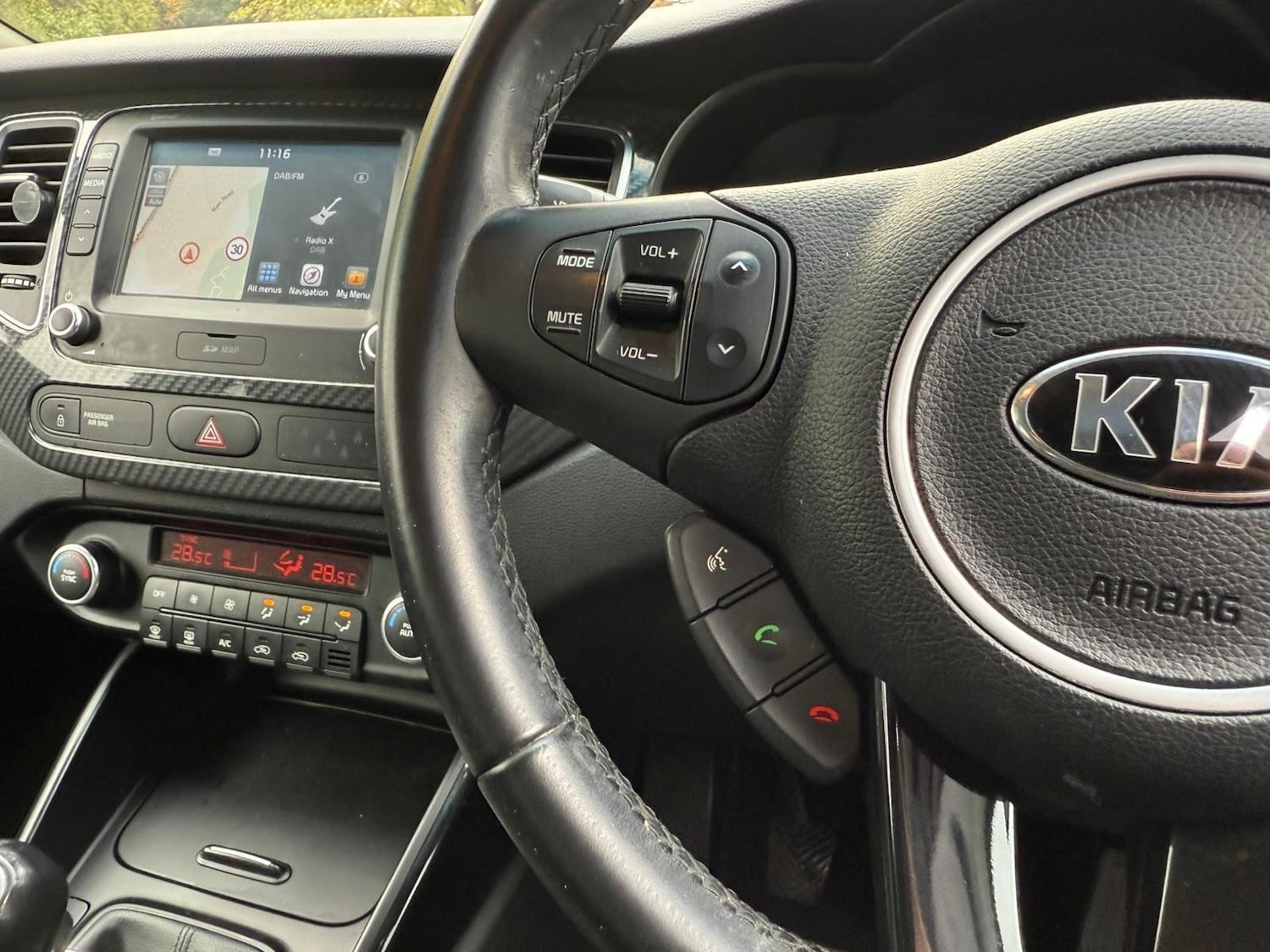 Used Kia Carens 2018 for sale - 76336932: Photo 28