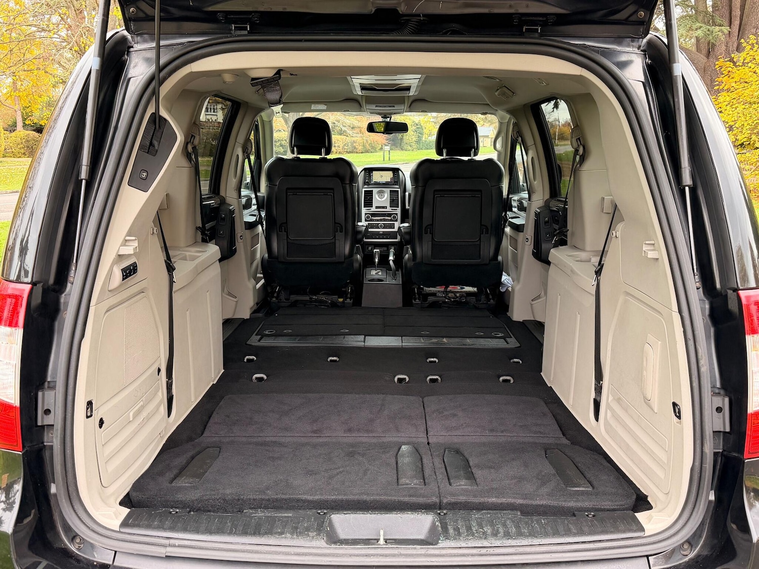 Used Chrysler Grand Voyager 2014 for sale - 76425253: Photo 19