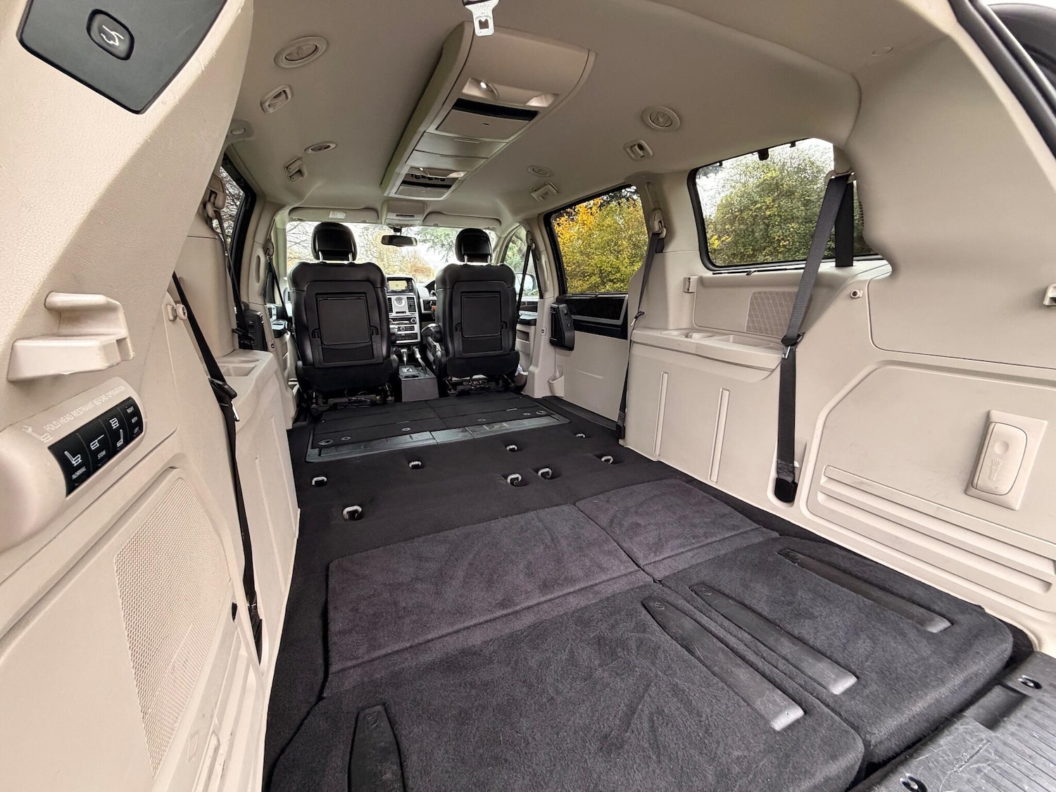 Used Chrysler Grand Voyager 2014 for sale - 76425253: Photo 21