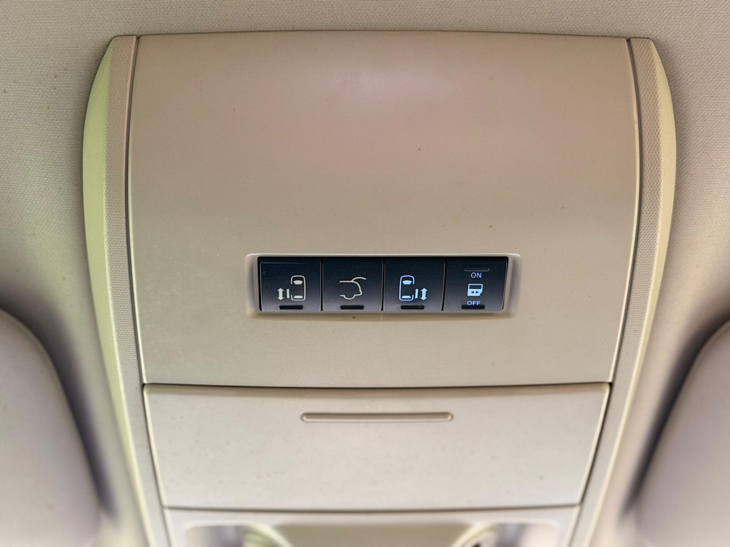 Used Chrysler Grand Voyager 2014 for sale - 76425253: Photo 36