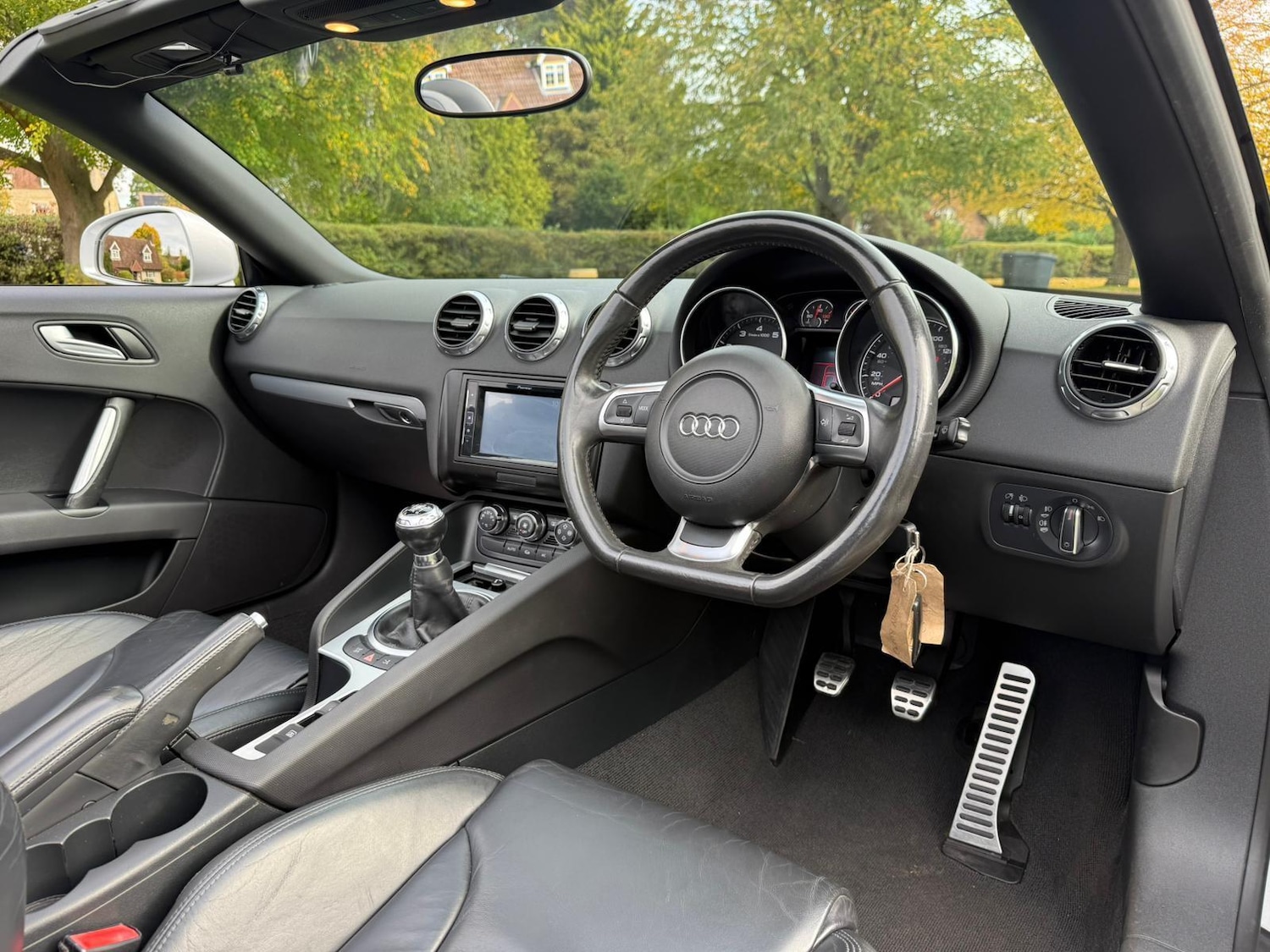 Used Audi TT 2011 for sale - 76099271: Photo 30