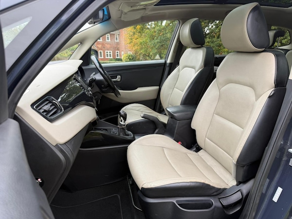 Used Kia Carens 2013 for sale - 76259736: Photo 31