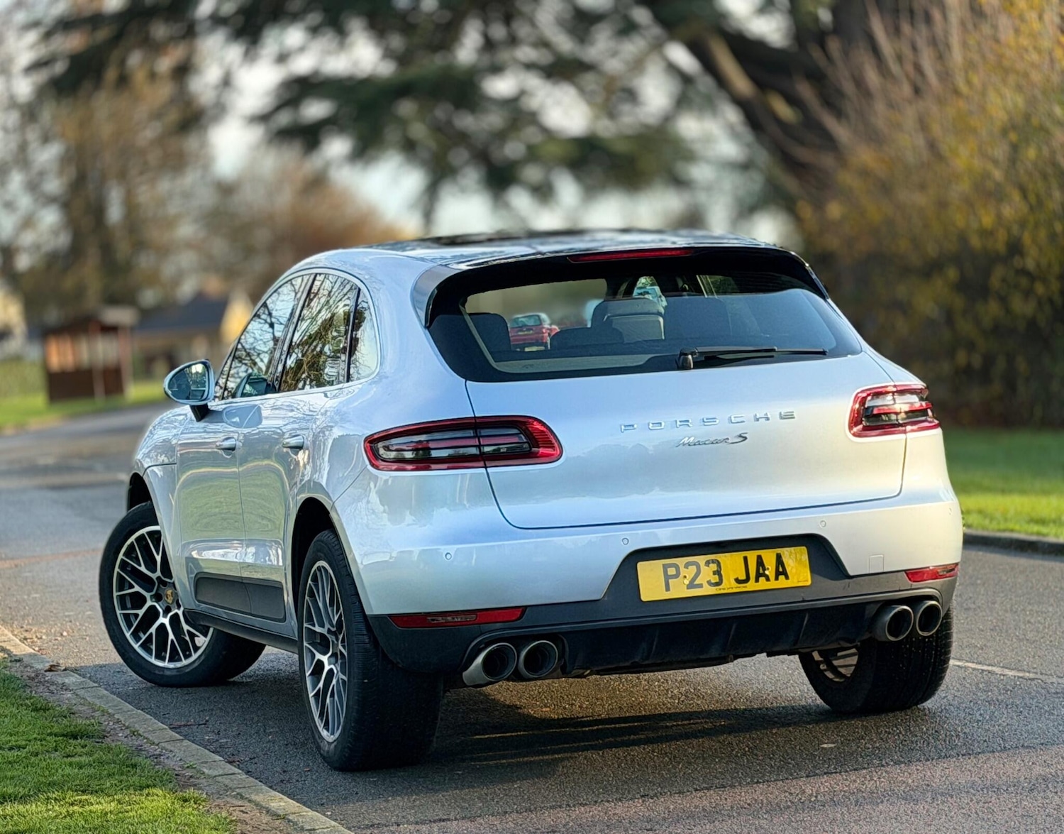 Used Porsche Macan 2015 for sale - 76715140: Photo 2
