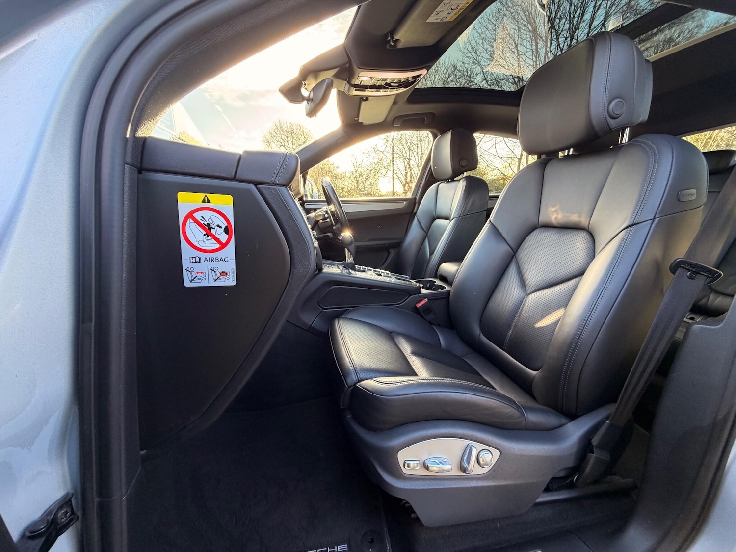 Used Porsche Macan 2015 for sale - 76715140: Photo 24