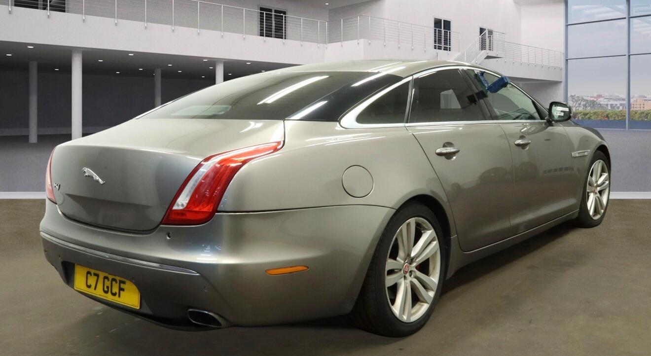 Used Jaguar XJ 2010 for sale - 77783616: Photo 3