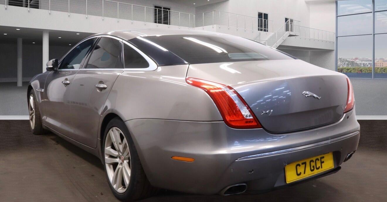 Used Jaguar XJ 2010 for sale - 77783616: Photo 4